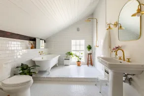 1800s Post Office Turned Luxury Couples Getaway - Image 3