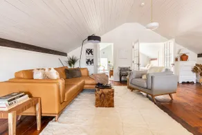1800s Post Office Turned Luxury Couples Getaway - Image 5