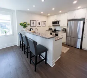 Upscale Stunning Victorian Home - Image 4