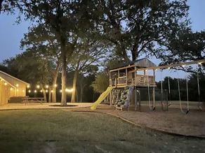 Secluded Whoop Acre Ranch SLEEPS 25-LOADED with entertainment - Image 3