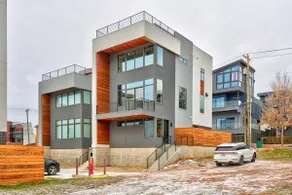 SOSA Stunner- heart of downtown! - Image 2