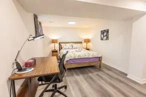 Private 2 bedrooms, 2 bathrooms, dedicated free parking, huge basement - Image 2