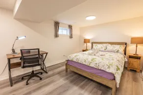 Private 2 bedrooms, 2 bathrooms, dedicated free parking, huge basement - Image 3