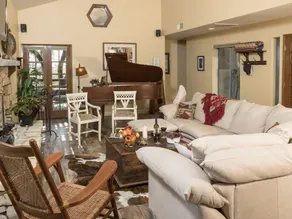 Vineyard House - Image 4