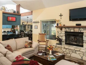 Vineyard House - Image 5