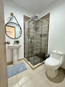 Comfortable and conveniently located apartment! - Image 5
