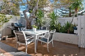 2BR home only 2 minutes from the beach - Image 3