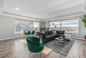 Downtown Sub Penthouse W City Views - Image 2