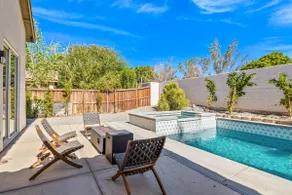 Colonial style home w/ Pool, Spa - Image 3