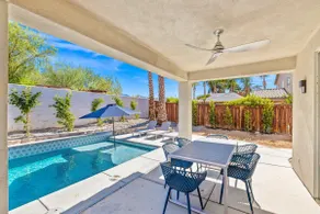 Colonial style home w/ Pool, Spa - Image 4