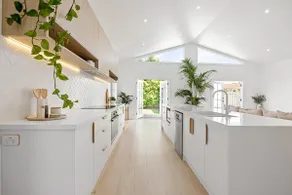 NESTE On 5th - Beachside Luxury - Image 4