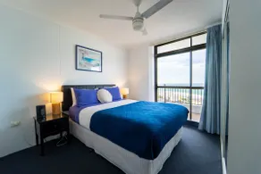 Beachfront Watch Whales & Surf Central Surfers Paradise - Image 3