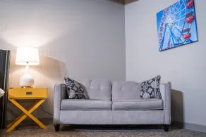 Homey Suite in Davenport - Image 2