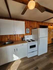 Lakefront Family Cabin with shared Hot Tub & Sauna - Image 5