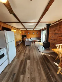 Lakefront Family Cabin with shared Hot Tub & Sauna - Image 4
