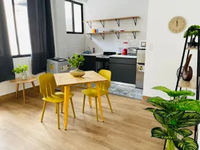 Peaceful and colorful full apt in downtown - Image 2