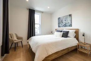 Apartment in Rosemont - Image 4