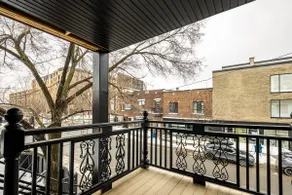 Apartment in Rosemont - Image 2