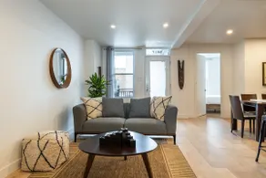 Apartment in Rosemont - Image 5