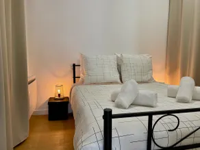 Fleur de Lys: Self Check-In – Air Conditioning – Linens Included - Image 4