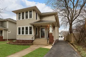 Rustic Charm 2 BDR Apartment | Waukegan - Image 4