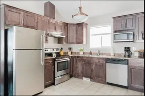 3 Bedroom | Central Location | 2 Bath | Quiet Str - Image 3