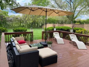Large Backyard Grill & Chill: Eclectic Escape! - Image 3