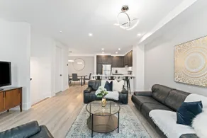 Bright, Clean & Crisp 3 Bed Townhouse - Image 2