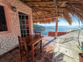 Bungalow, ocean view, access to semi-private beach - Image 2