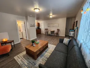 Modern Retro Retreat - Image 4