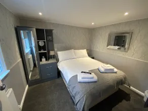 Lynwood Lodge - Image 3