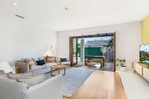 Goodie Goodwood Family Home - Image 3