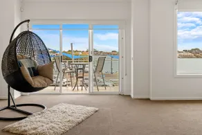 Amazing Lake View family-friendly Holiday Home - Image 4