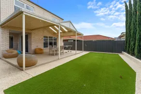 Amazing Lake View family-friendly Holiday Home - Image 5
