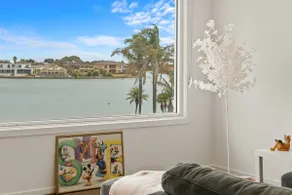 Amazing Lake View family-friendly Holiday Home - Image 2