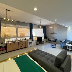 Premium Studio Sea View Luxury Studio with Partial View - Image 2