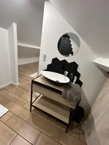 For rent, new chic and quiet 2 bedroom - Image 5