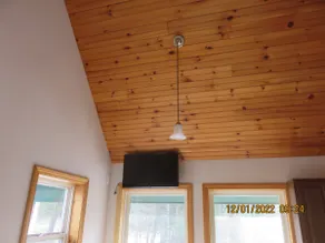 Beautiful modern log sided cabin - Image 2