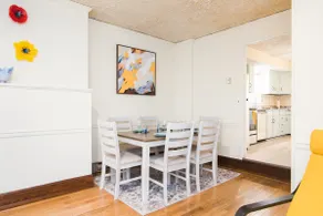 Romantic & Charming Home w/foosball walk downtown - Image 5
