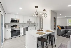 Beautiful Spacious Home in Herndon! - Image 3