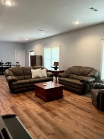 Newly renovated 2 bed 1 bath with kitchenette - Image 4