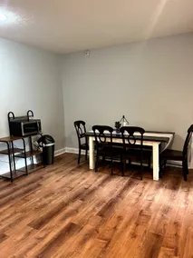 Newly renovated 2 bed 1 bath with kitchenette - Image 5