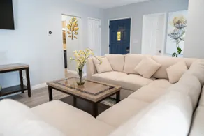 Modern 5-Bedroom Home close to Disneyland p61 - Image 2