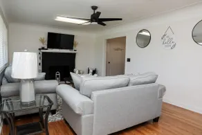 The Gem of Newberry | Sleeps 6 - Image 4