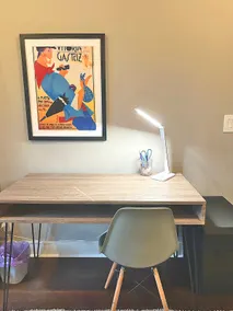 The Eagle's Nest: Modern, Cozy Apartment - Image 4