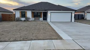 Welcome to Innovators Home Broken Arrow with Large Driveway - Image 2