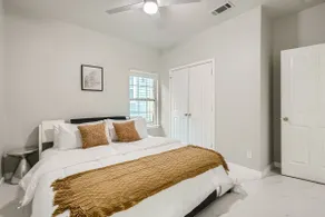 Chic 8BR Retreat Central East Austin for Large Groups - Image 4