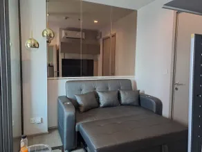 Riverside condo room - Image 3