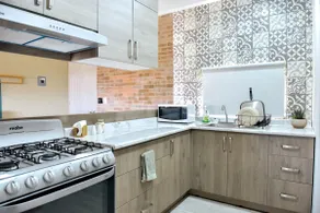18 pax | Spacious, 2.8km from downtown, with amenities - Image 5