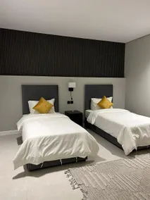 Modern design aparthotel - Image 4